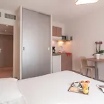 Appart'city Confort Centre Gare Aparthotel 3*
