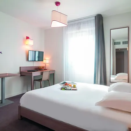 Appart'city Confort Centre Gare 3* 佩皮尼昂