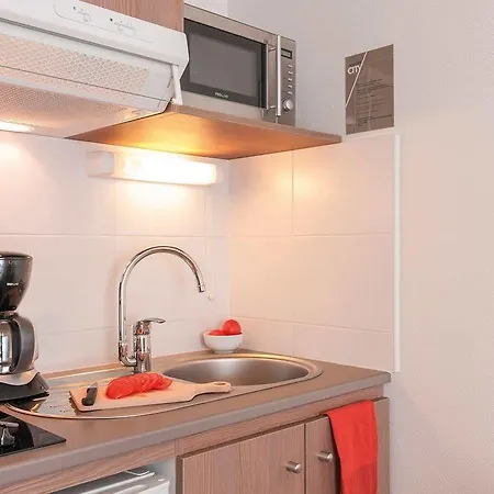 Appart'city Confort Centre Gare 3* 佩皮尼昂